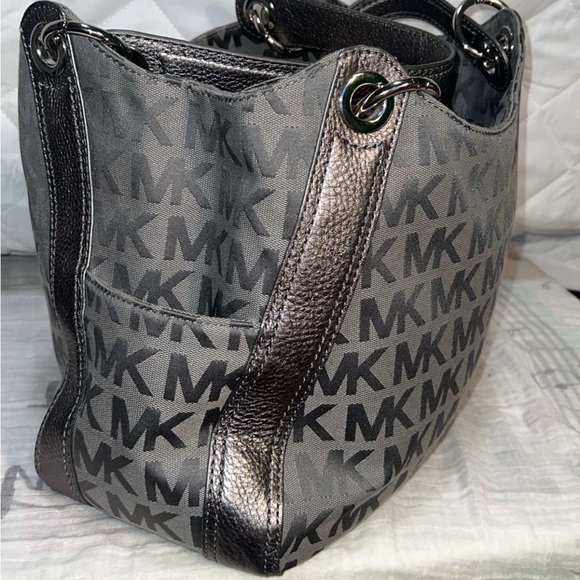 Silver Michael Kors Purse - Picture 5 of 8